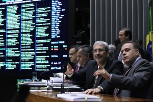 2014 - Na mesa diretora do Plenário ao lado do dep.Imbassahy